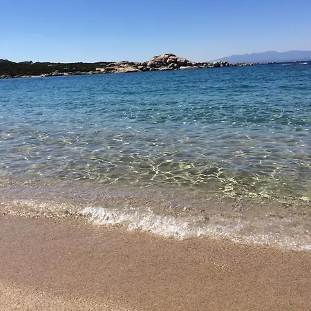 Baia Santa Reparata 度假居 圣特雷莎加卢拉