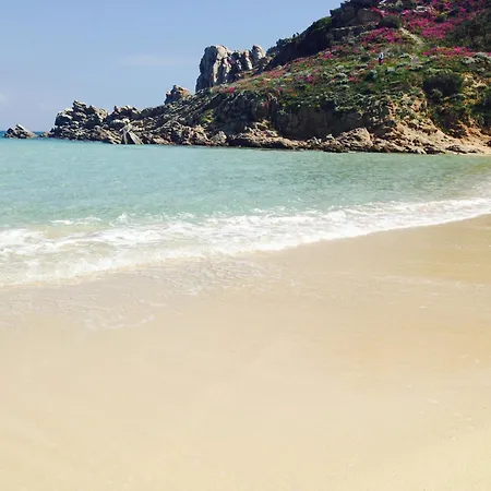 Baia Santa Reparata 度假居 *